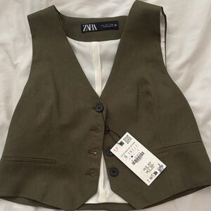 Zara Women's Khaki Buttoned Vest
